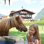 Апартаменты Kendlgut Am Biobauernhof Inklusive Unbegrenztem Eintritt In Alpentherme Бад Хофгаштайн