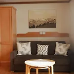 Апартаменты Kendlgut Am Biobauernhof Inklusive Unbegrenztem Eintritt In Alpentherme Бад Хофгаштайн